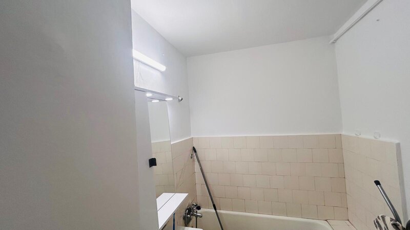 Drumul Taberei zona Piata-Parc Drumul Taberei (Moghioros), Auchan